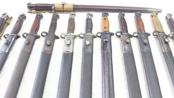ASSORTIMENTO DI BAIONETTE INGLESI ED AUSTRALIANE MOD.1907 - immagine 3